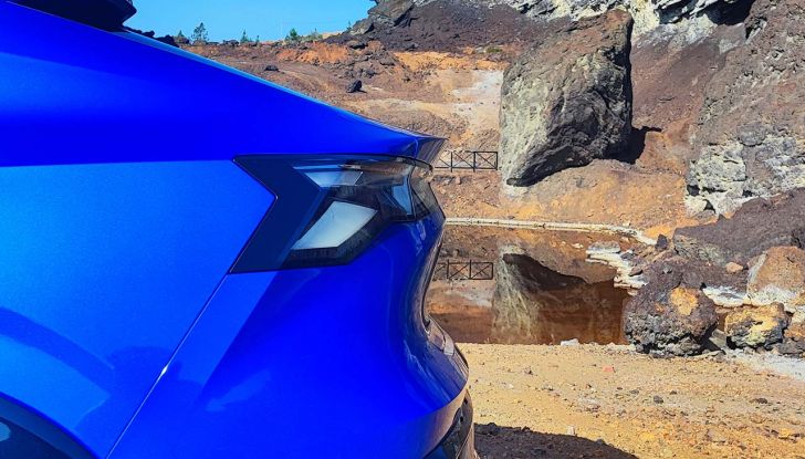 Renault Rafale 2024: prova su strada, allestimenti e prezzi del SUV coupé francese - Foto 13 di 35