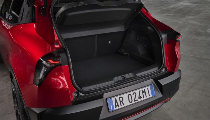 Alfa Romeo Junior Veloce: debutta la nuova versione con motore da 280 CV - Foto 57 di 59