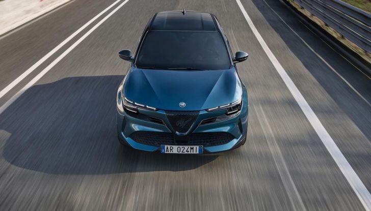 Alfa Romeo Junior Veloce: debutta la nuova versione con motore da 280 CV - Foto 28 di 59