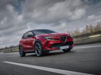 Alfa Romeo Junior Veloce: debutta la nuova versione con motore da 280 CV