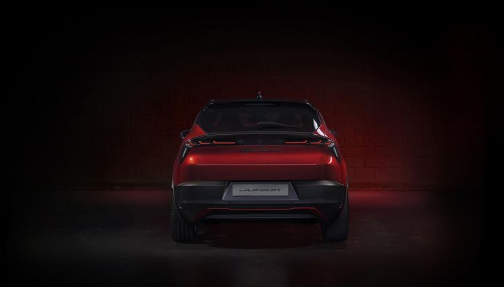 Alfa Romeo Junior Veloce: debutta la nuova versione con motore da 280 CV - Foto 13 di 59