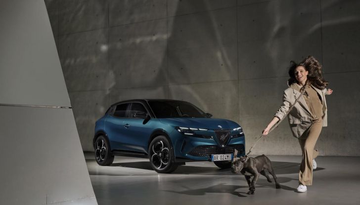 Alfa Romeo Junior Veloce: debutta la nuova versione con motore da 280 CV - Foto 35 di 59