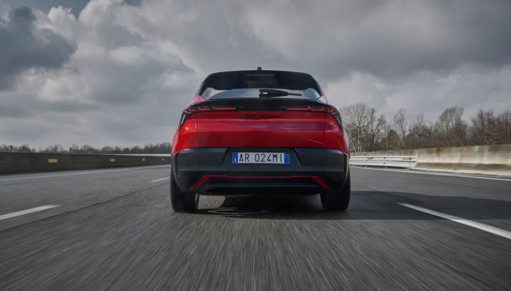 Alfa Romeo Junior Veloce: debutta la nuova versione con motore da 280 CV - Foto 4 di 59