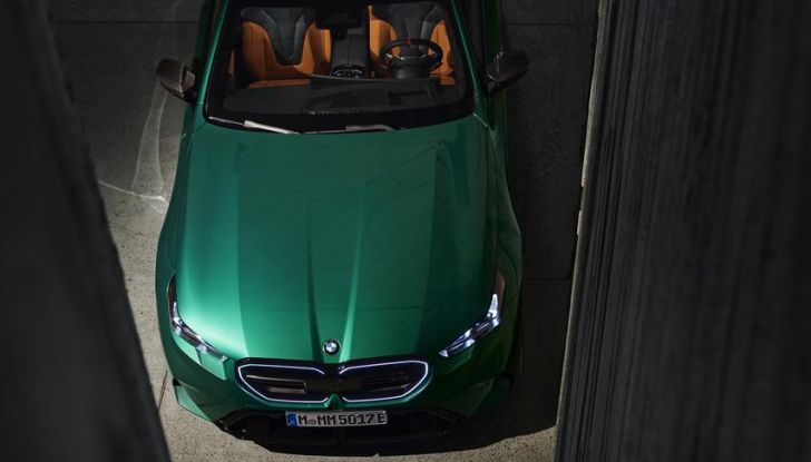 BMW M5 2025: caratteristiche, design, abitacolo, motore, autonomia, prestazioni e disponibilità - Foto 19 di 67