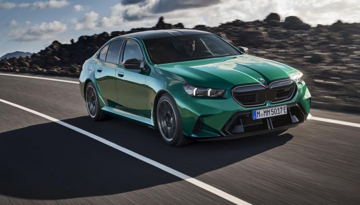 BMW M5 2025: caratteristiche, design, abitacolo, motore, autonomia, prestazioni e disponibilità - Foto 54 di 67