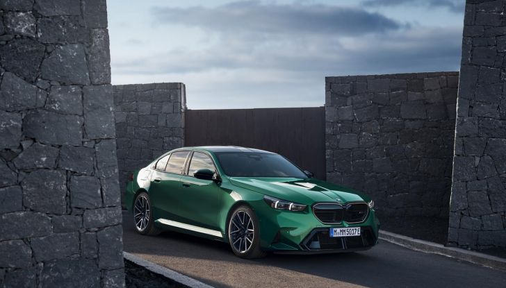 BMW M5 2025: caratteristiche, design, abitacolo, motore, autonomia, prestazioni e disponibilità - Foto 13 di 67