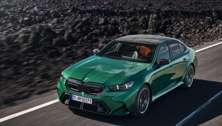 BMW M5 2025: caratteristiche, design, abitacolo, motore, autonomia, prestazioni e disponibilità - Foto 58 di 67