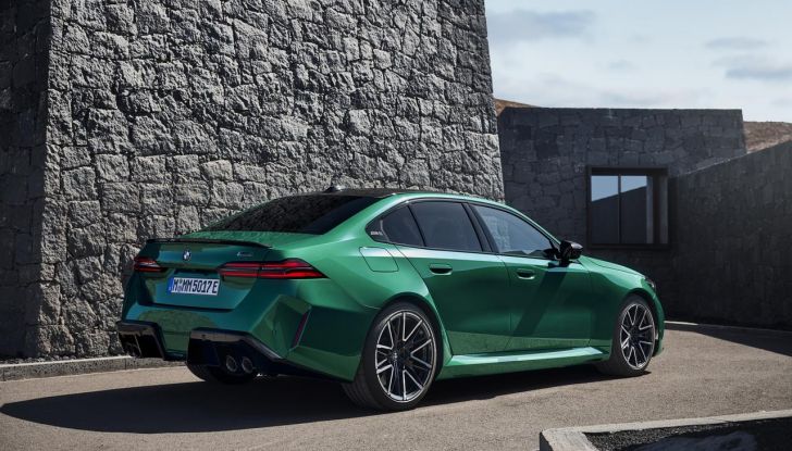 BMW M5 2025: caratteristiche, design, abitacolo, motore, autonomia, prestazioni e disponibilità - Foto 37 di 67