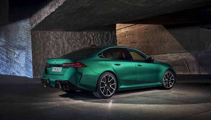 BMW M5 2025: caratteristiche, design, abitacolo, motore, autonomia, prestazioni e disponibilità - Foto 18 di 67