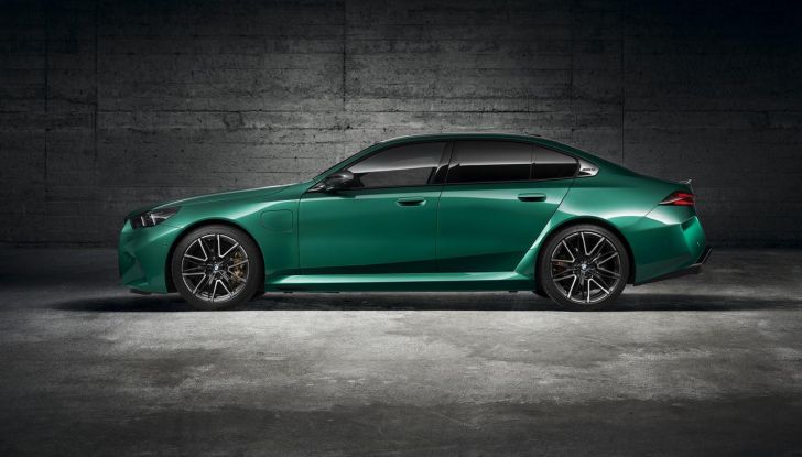 BMW M5 2025: caratteristiche, design, abitacolo, motore, autonomia, prestazioni e disponibilità - Foto 9 di 67