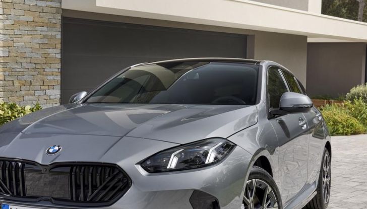 BMW Serie 1 2025: caratteristiche, design, abitacolo, versioni, motori e prestazioni - Foto 10 di 124