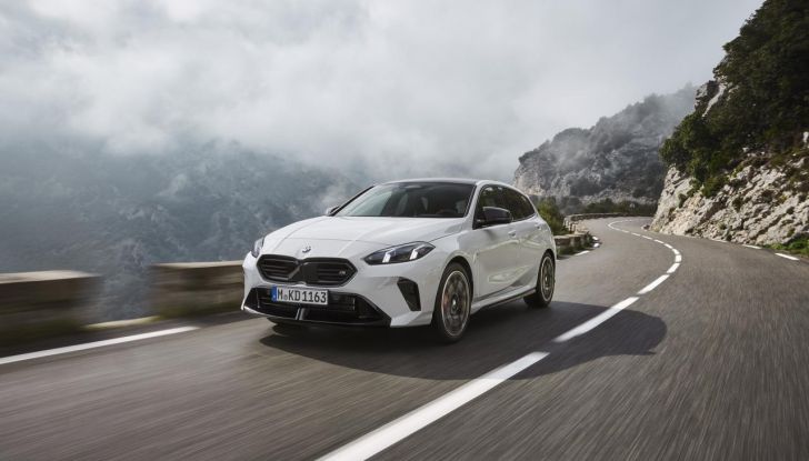 BMW Serie 1 2025: caratteristiche, design, abitacolo, versioni, motori e prestazioni - Foto 35 di 124