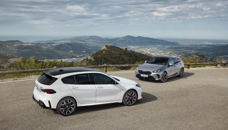 BMW Serie 1 2025: caratteristiche, design, abitacolo, versioni, motori e prestazioni - Foto 115 di 124