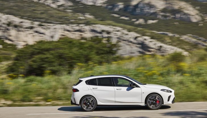 BMW Serie 1 2025: caratteristiche, design, abitacolo, versioni, motori e prestazioni - Foto 22 di 124