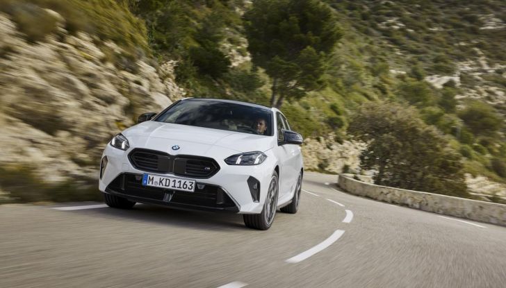 BMW Serie 1 2025: caratteristiche, design, abitacolo, versioni, motori e prestazioni - Foto 23 di 124