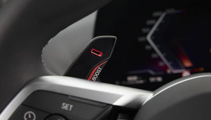 BMW Serie 1 2025: caratteristiche, design, abitacolo, versioni, motori e prestazioni - Foto 97 di 124