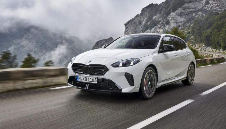 BMW Serie 1 2025: caratteristiche, design, abitacolo, versioni, motori e prestazioni - Foto 33 di 124