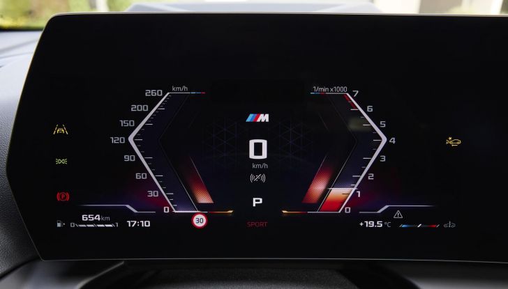 BMW Serie 1 2025: caratteristiche, design, abitacolo, versioni, motori e prestazioni - Foto 94 di 124