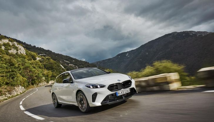 BMW Serie 1 2025: caratteristiche, design, abitacolo, versioni, motori e prestazioni - Foto 45 di 124