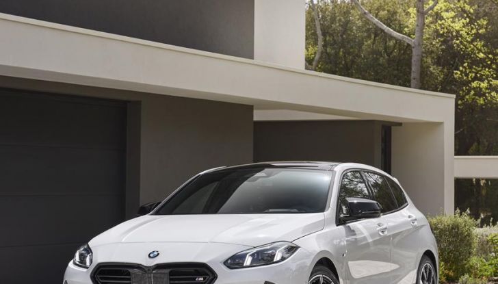 BMW Serie 1 2025: caratteristiche, design, abitacolo, versioni, motori e prestazioni - Foto 79 di 124