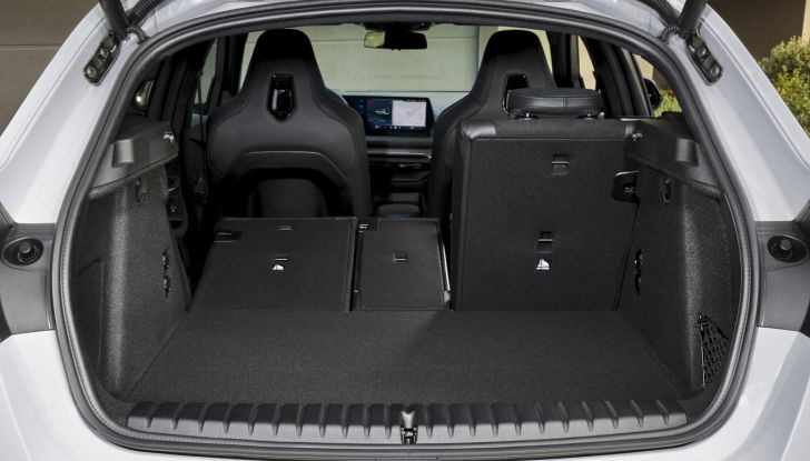 BMW Serie 1 2025: caratteristiche, design, abitacolo, versioni, motori e prestazioni - Foto 107 di 124