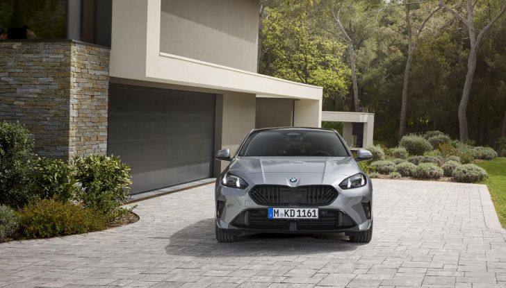 BMW Serie 1 2025: caratteristiche, design, abitacolo, versioni, motori e prestazioni - Foto 12 di 124