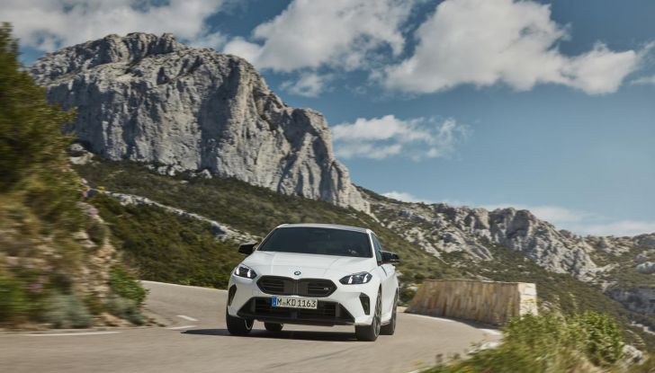 BMW Serie 1 2025: caratteristiche, design, abitacolo, versioni, motori e prestazioni - Foto 19 di 124
