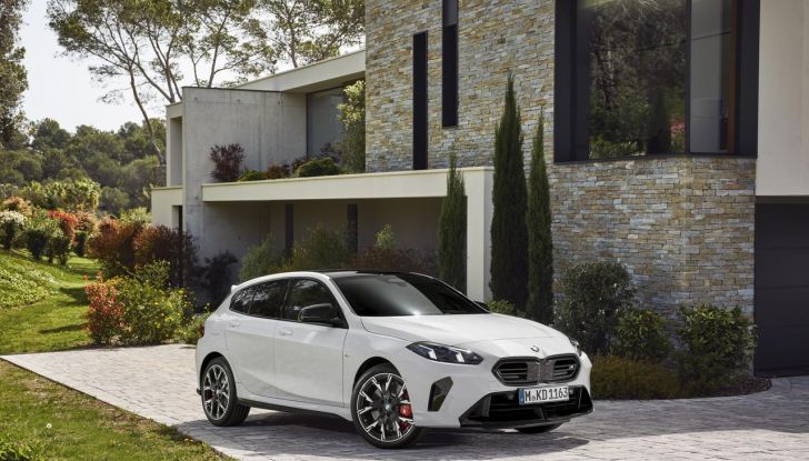 BMW Serie 1 2025: caratteristiche, design, abitacolo, versioni, motori e prestazioni - Foto 75 di 124