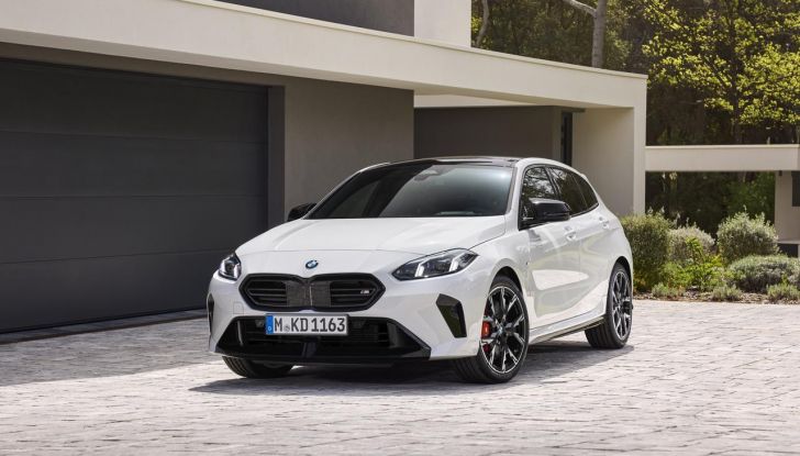 BMW Serie 1 2025: caratteristiche, design, abitacolo, versioni, motori e prestazioni - Foto 78 di 124