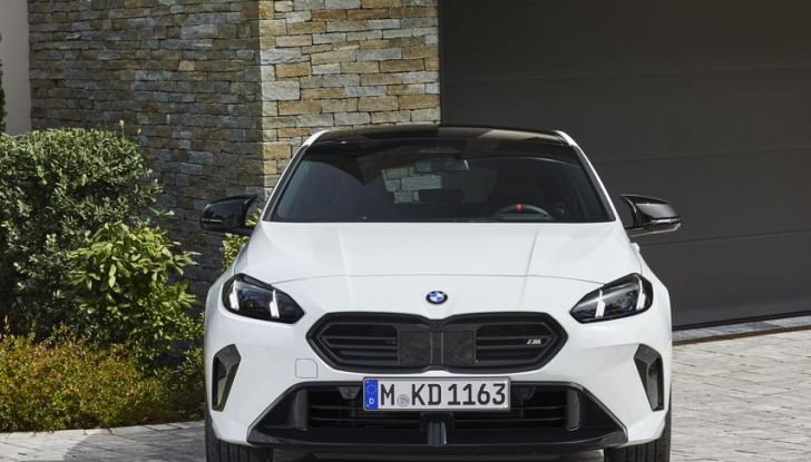 BMW Serie 1 2025: caratteristiche, design, abitacolo, versioni, motori e prestazioni - Foto 72 di 124
