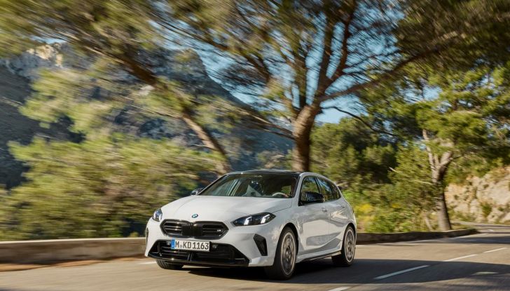 BMW Serie 1 2025: caratteristiche, design, abitacolo, versioni, motori e prestazioni - Foto 34 di 124