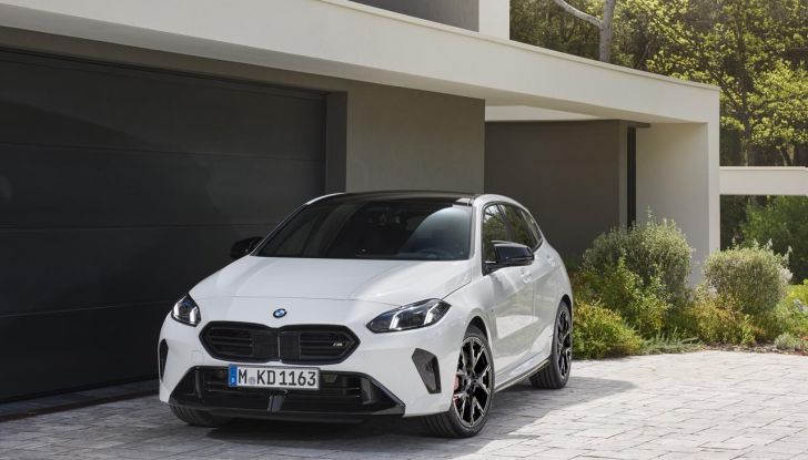 BMW Serie 1 2025: caratteristiche, design, abitacolo, versioni, motori e prestazioni - Foto 76 di 124