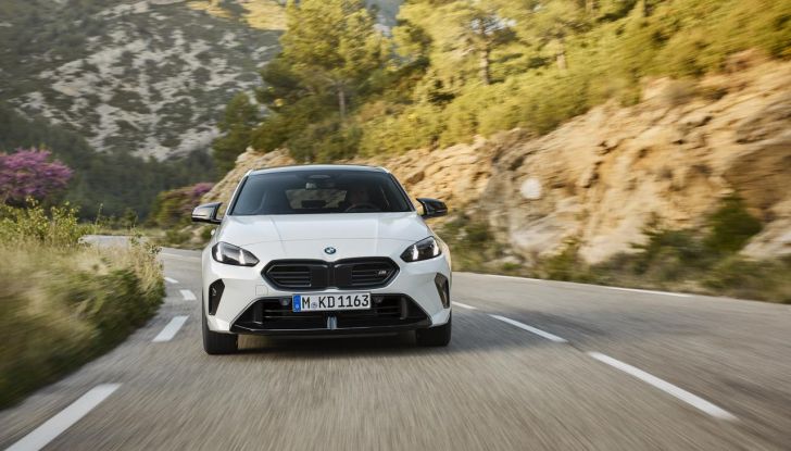 BMW Serie 1 2025: caratteristiche, design, abitacolo, versioni, motori e prestazioni - Foto 32 di 124