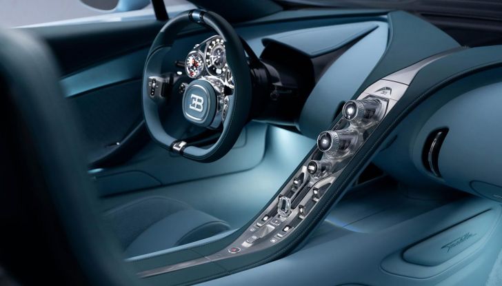 Bugatti Tourbillon: caratteristiche, design, abitacolo, motore, prestazioni, autonomia e prezzo - Foto 36 di 43