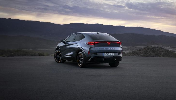 Cupra Tavascan: al via agli ordini in Italia in quattro versioni da 51.850 euro - Foto 8 di 45