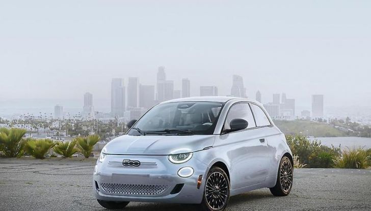 Fiat 500e Inspired by Los Angeles: caratteristiche, design, abitacolo, motore, autonomia e prestazioni - Foto 2 di 6