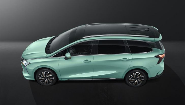 Debutta Forthing Italia: abbiamo provato il crossover ed il monovolume - Foto 32 di 111