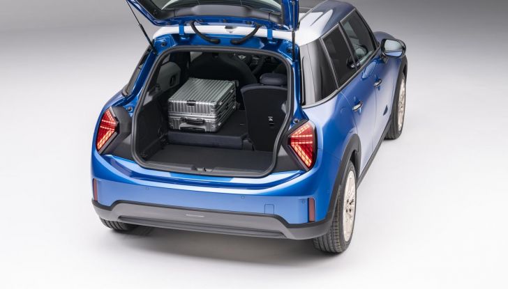 Mini Cooper 5 porte: caratteristiche, design, abitacolo, allestimenti, motori e prestazioni - Foto 28 di 31