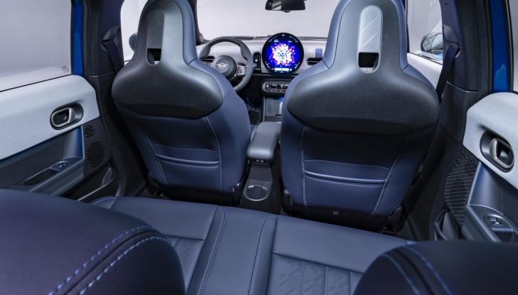 Mini Cooper 5 porte: caratteristiche, design, abitacolo, allestimenti, motori e prestazioni - Foto 23 di 31