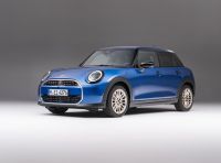 Mini Cooper 5 porte: caratteristiche, design, abitacolo, allestimenti, motori e prestazioni