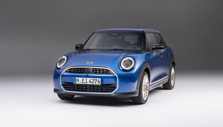 Mini Cooper 5 porte: caratteristiche, design, abitacolo, allestimenti, motori e prestazioni - Foto 3 di 31