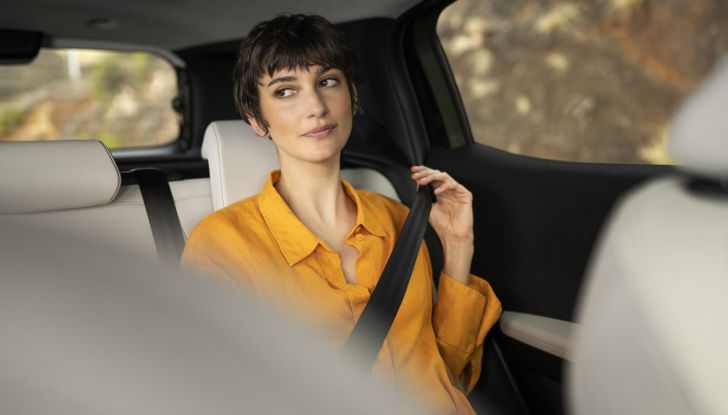 Nuova Citroën C3 Aircross: caratteristiche, design, abitacolo, motori, allestimenti e prezzi - Foto 44 di 46