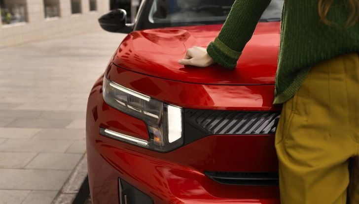 Nuova Citroën C3 Aircross: caratteristiche, design, abitacolo, motori, allestimenti e prezzi - Foto 42 di 46