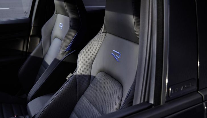 Volkswagen Golf R 2024: caratteristiche, design, abitacolo, versioni, motore e prestazioni - Foto 49 di 116