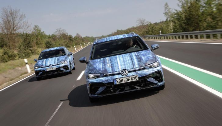 Volkswagen Golf R 2024: caratteristiche, design, abitacolo, versioni, motore e prestazioni - Foto 30 di 116