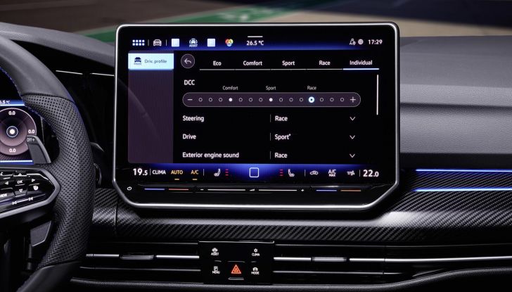 Volkswagen Golf R 2024: caratteristiche, design, abitacolo, versioni, motore e prestazioni - Foto 113 di 116