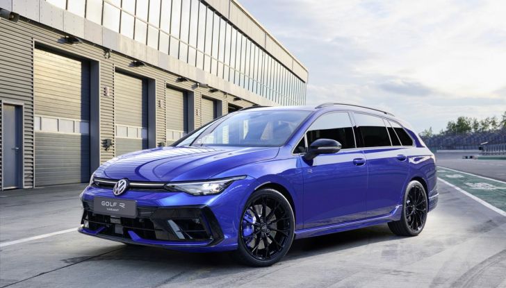 Volkswagen Golf R 2024: caratteristiche, design, abitacolo, versioni, motore e prestazioni - Foto 81 di 116
