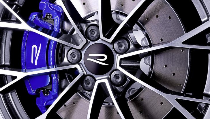 Volkswagen Golf R 2024: caratteristiche, design, abitacolo, versioni, motore e prestazioni - Foto 110 di 116