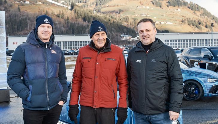 Volkswagen Golf R 2024: caratteristiche, design, abitacolo, versioni, motore e prestazioni - Foto 3 di 116