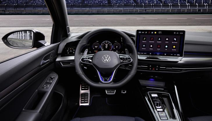 Volkswagen Golf R 2024: caratteristiche, design, abitacolo, versioni, motore e prestazioni - Foto 50 di 116